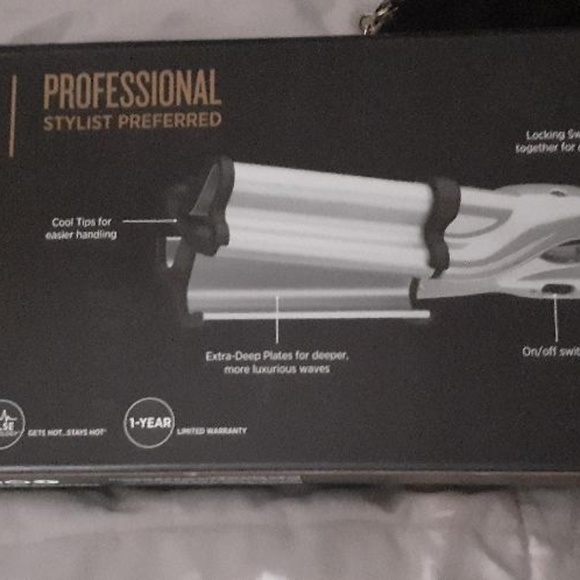 NIB HOT TOOLS PROFESSIONAL STYLER - DEEP WAVER